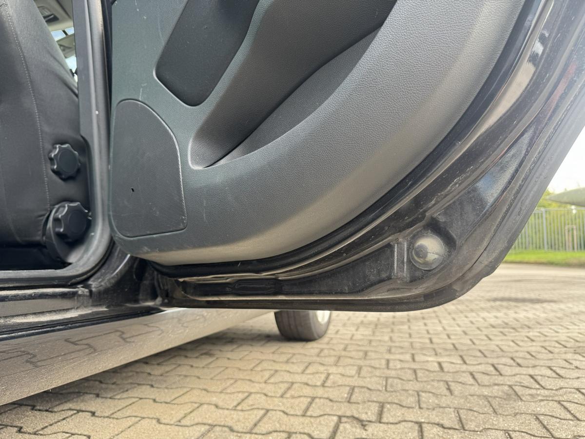 Skoda Octavia 2 original T&uuml;r hinten rechts 9910 Schwarzmetallic Kombi Rohbau Bj.2009